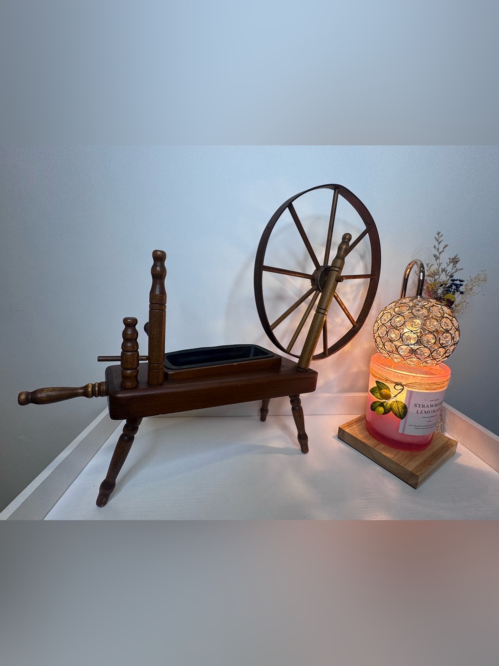 Vintage 1960s mini tabletop wooden spindle planter - Picture 5 of 9